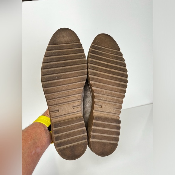 ANNE KLEIN Taupe suede DORSEY silver studded loafers size 7 - Picture 9 of 9